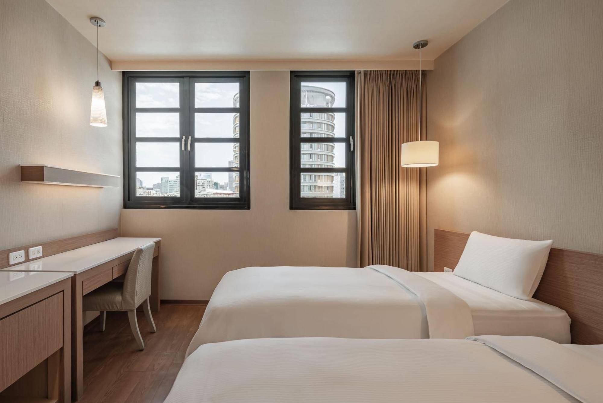 Kindness Hotel - Kaohsiung Main Station חדר תמונה