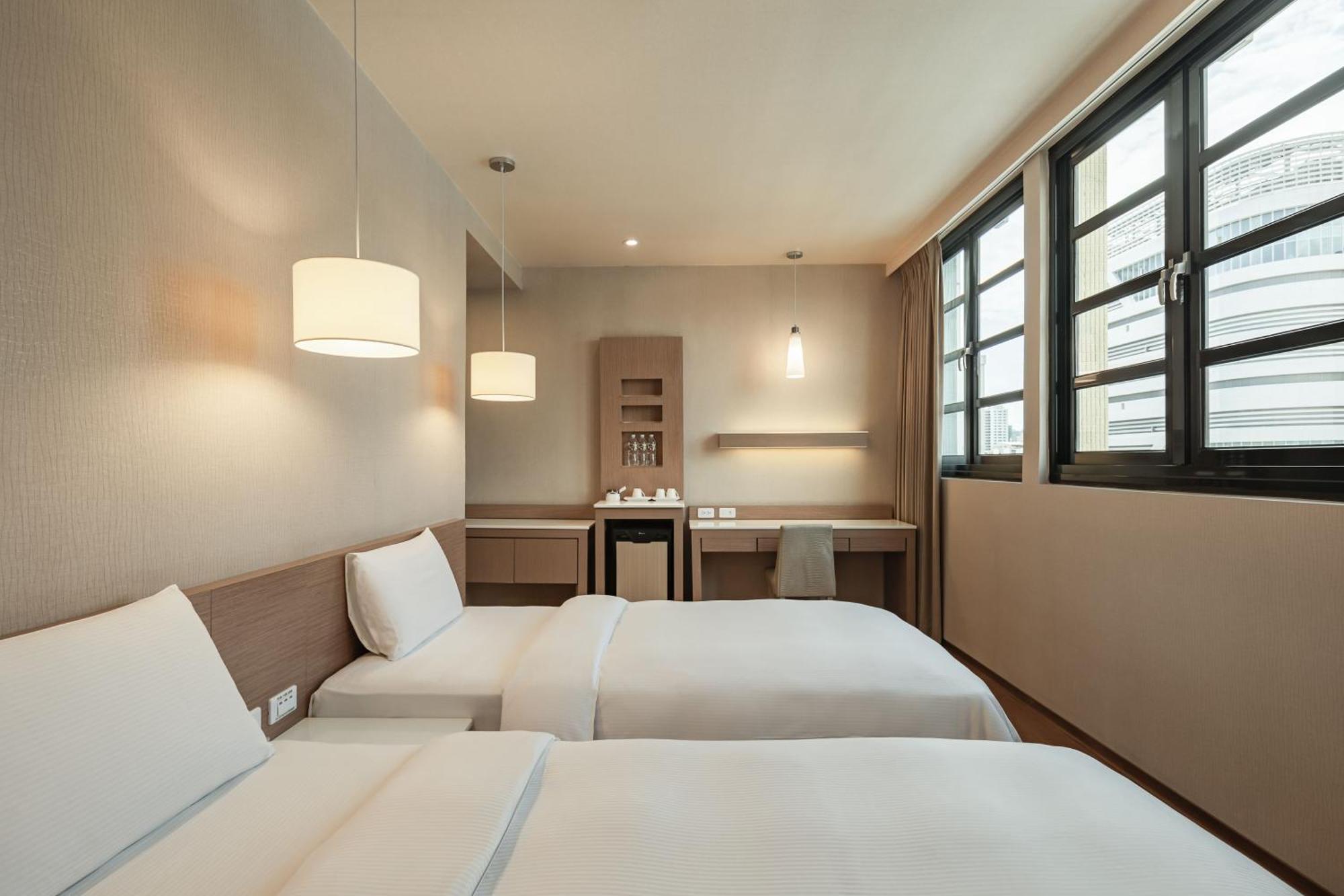Kindness Hotel - Kaohsiung Main Station חדר תמונה