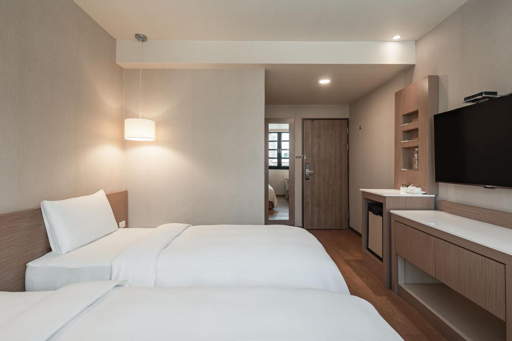 Kindness Hotel - Kaohsiung Main Station חדר תמונה