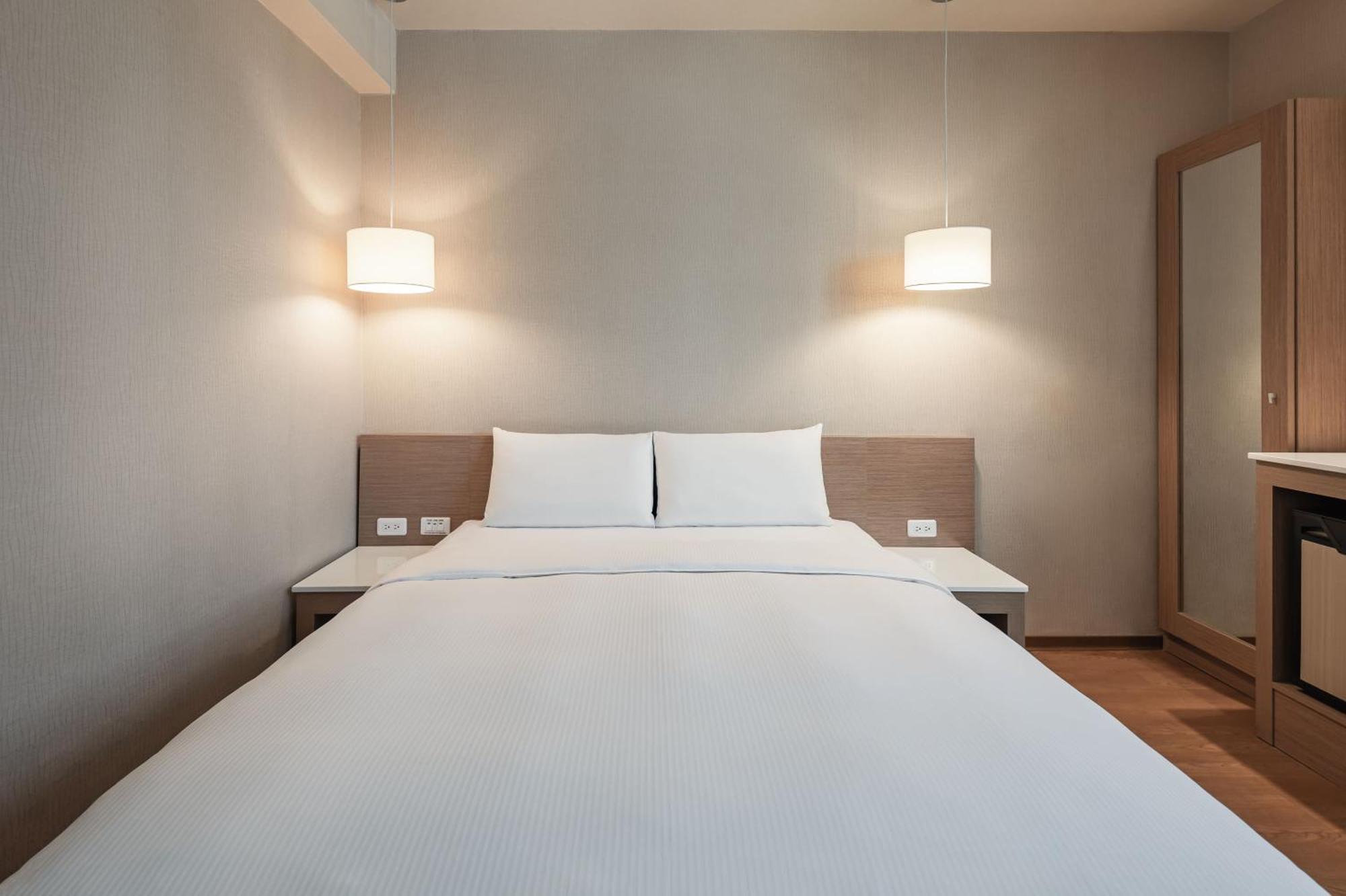 Kindness Hotel - Kaohsiung Main Station חדר תמונה