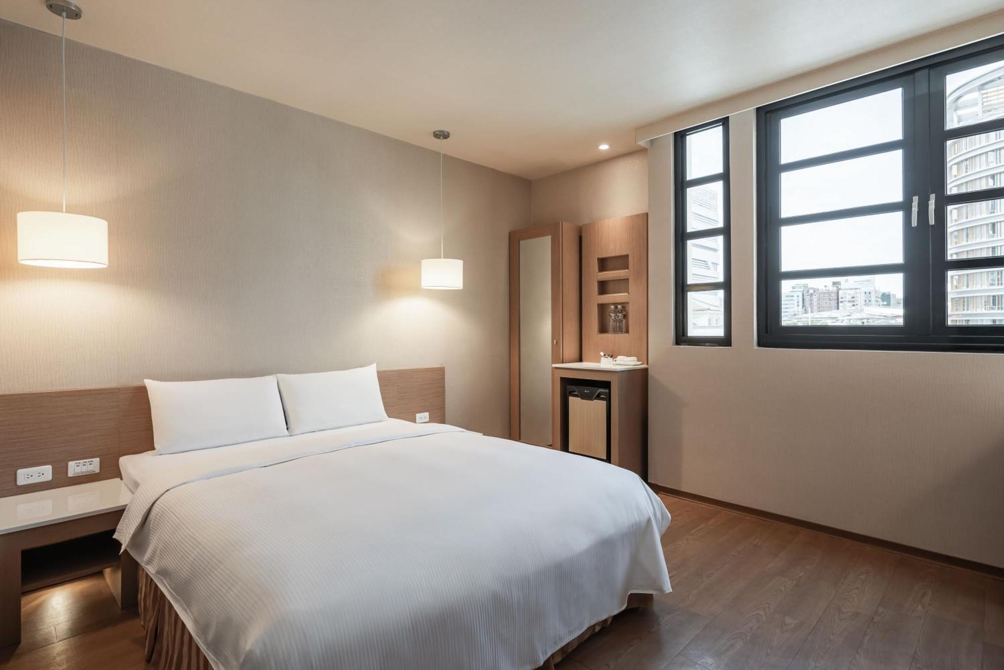 Kindness Hotel - Kaohsiung Main Station חדר תמונה