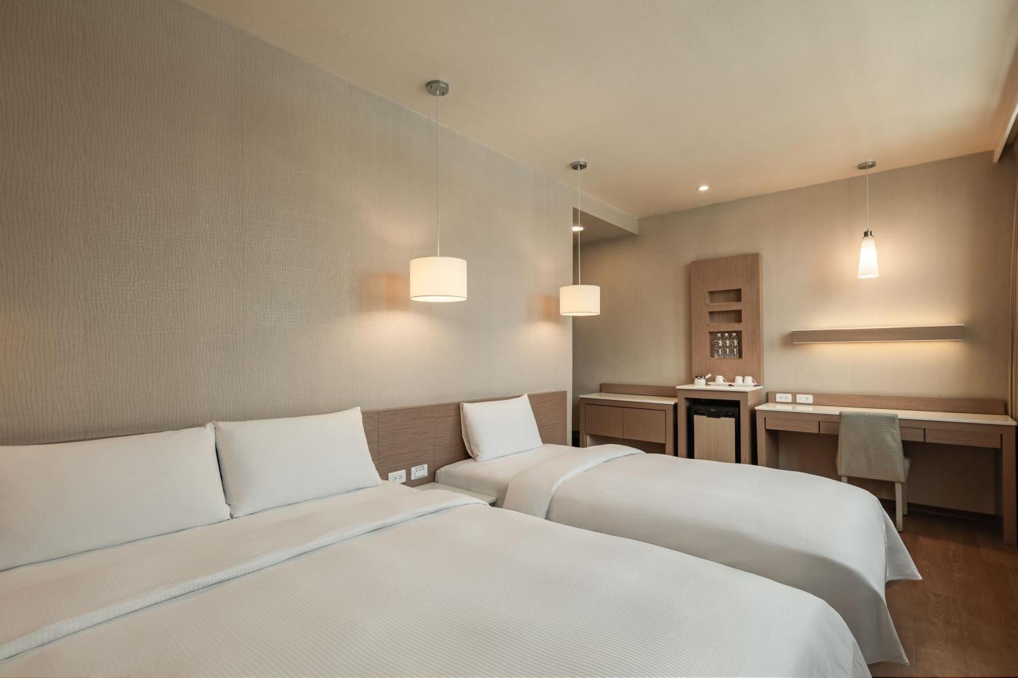 Kindness Hotel - Kaohsiung Main Station חדר תמונה