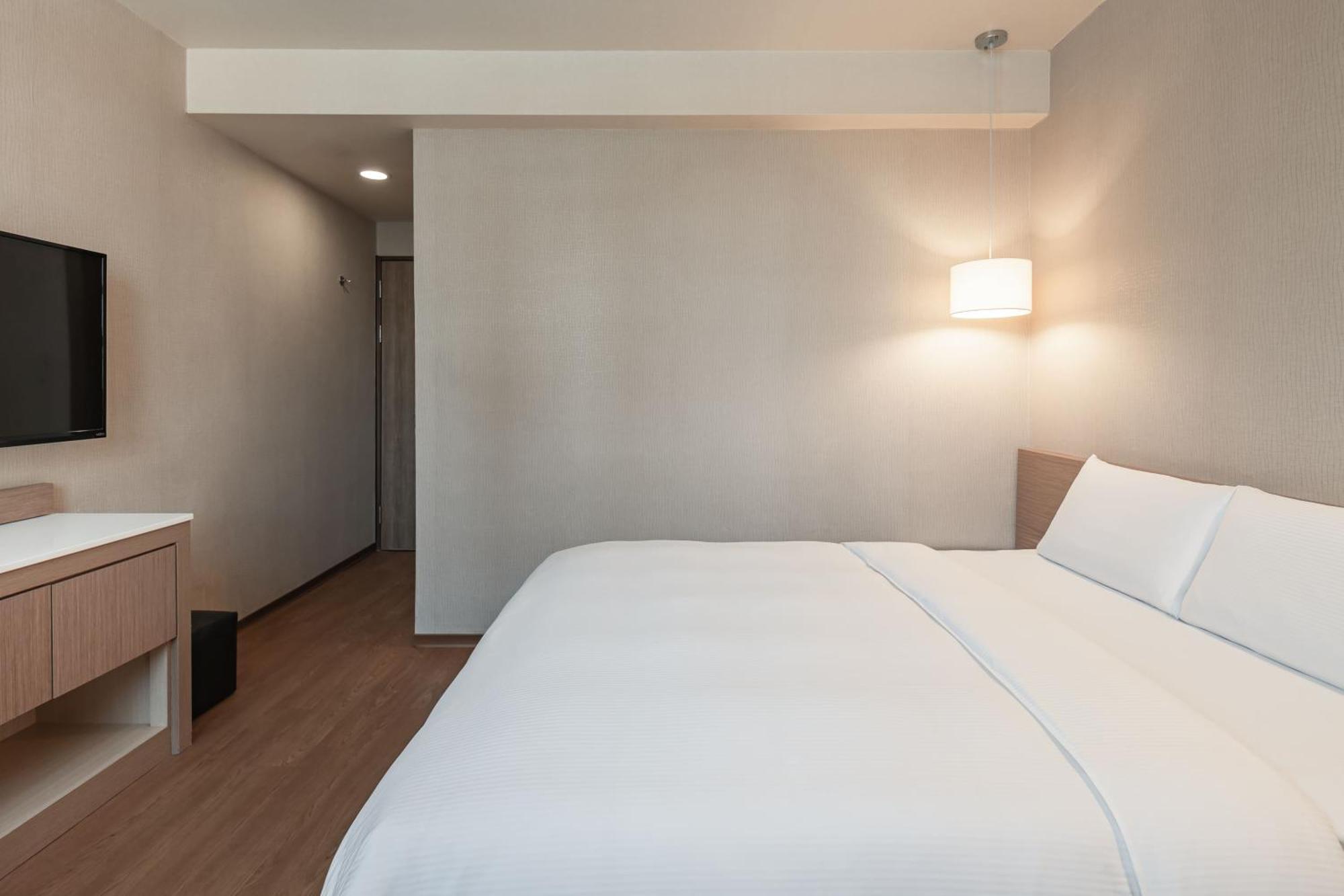 Kindness Hotel - Kaohsiung Main Station חדר תמונה