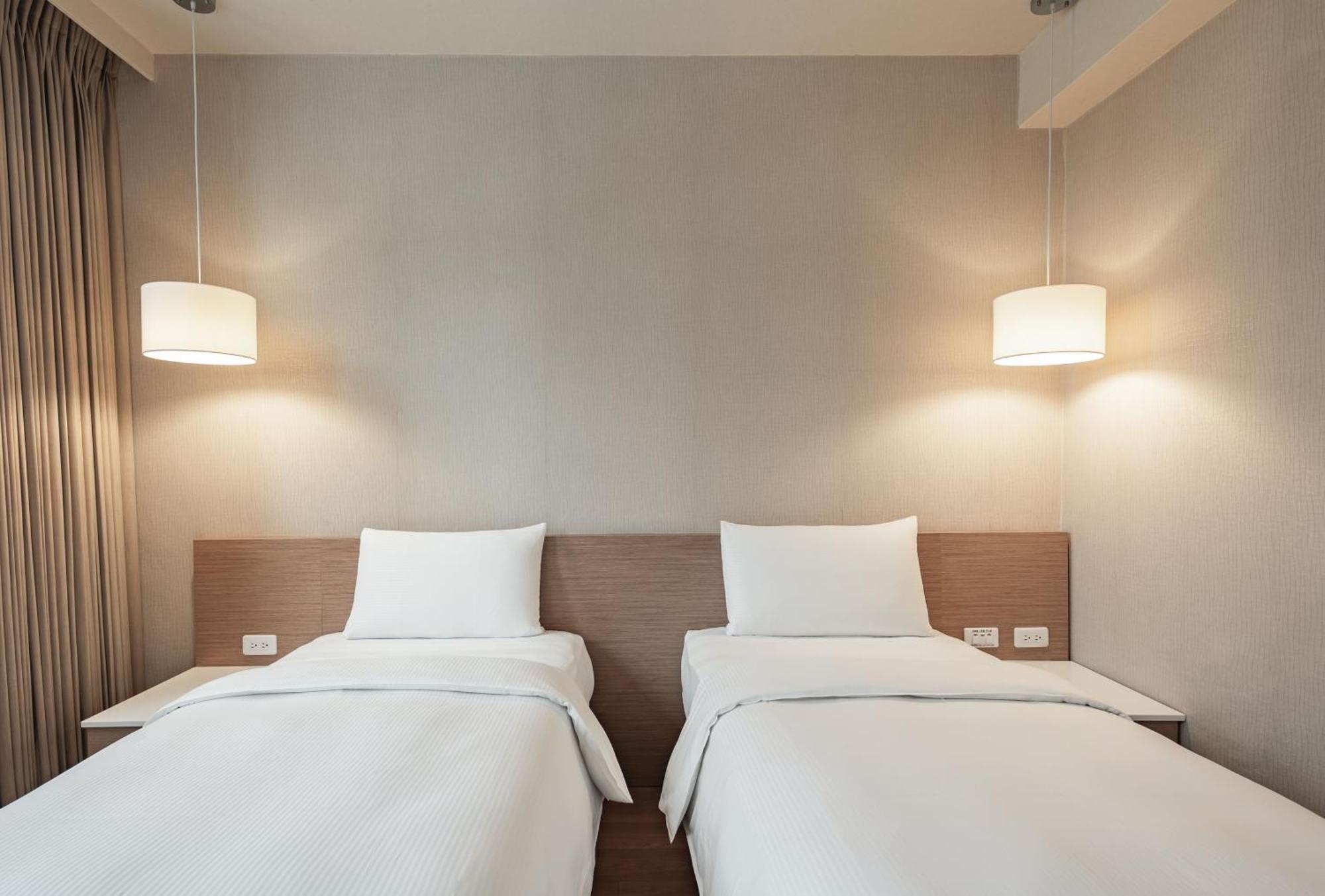 Kindness Hotel - Kaohsiung Main Station חדר תמונה