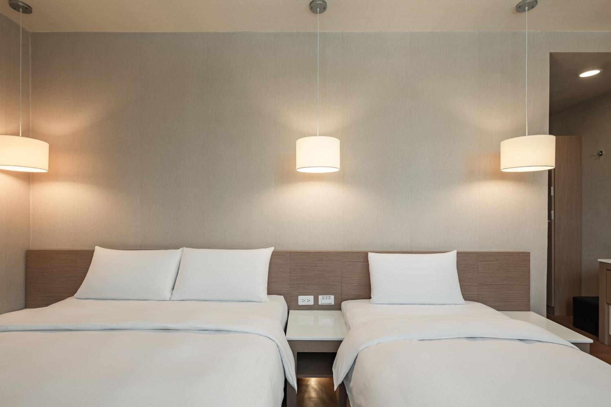 Kindness Hotel - Kaohsiung Main Station חדר תמונה