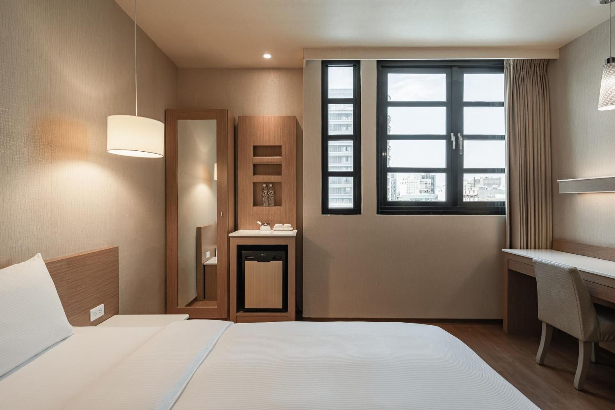 Kindness Hotel - Kaohsiung Main Station חדר תמונה