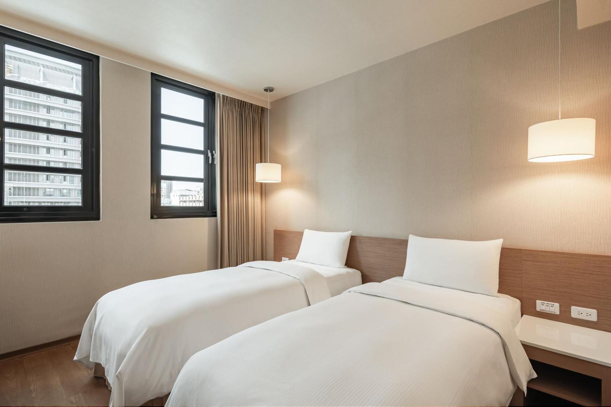 Kindness Hotel - Kaohsiung Main Station חדר תמונה